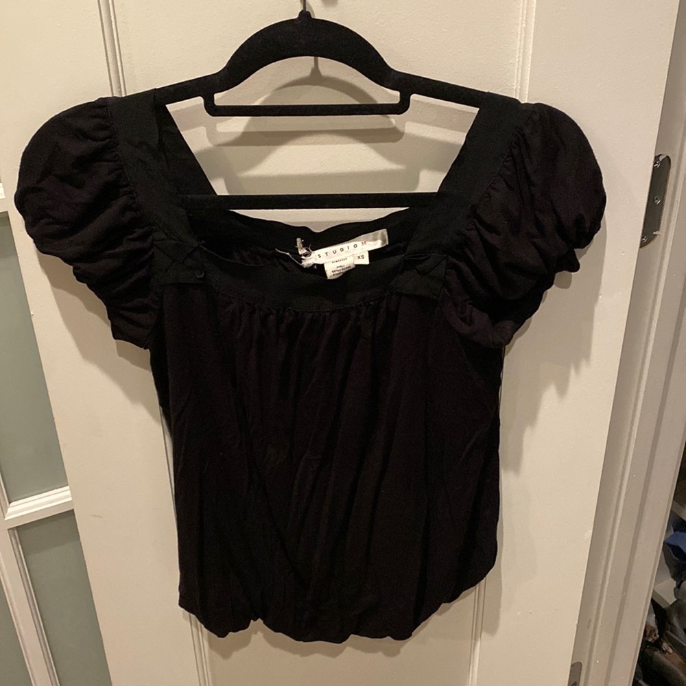 Square neck cap sleeve top